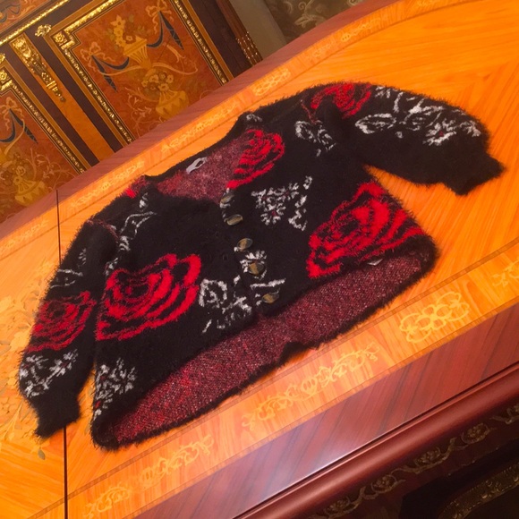 Urban Outfitters Floral Fuzzy Buttoned Hi-Low oversized Sweater Cardigan Sz.XS - Picture 6 of 14